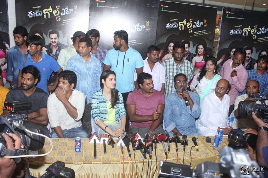 Eedu-Gold-Ehe-Movie-Team-At-CMR-Mall-In-Vizag